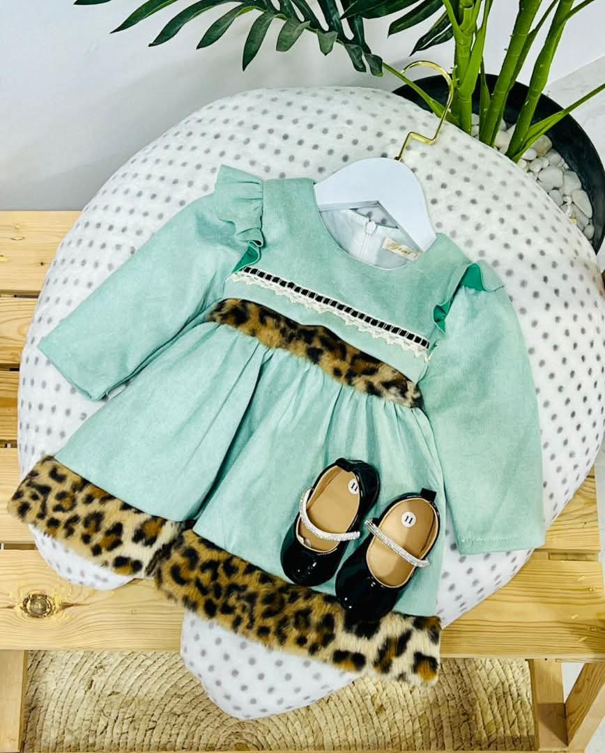 ملابس أطفال